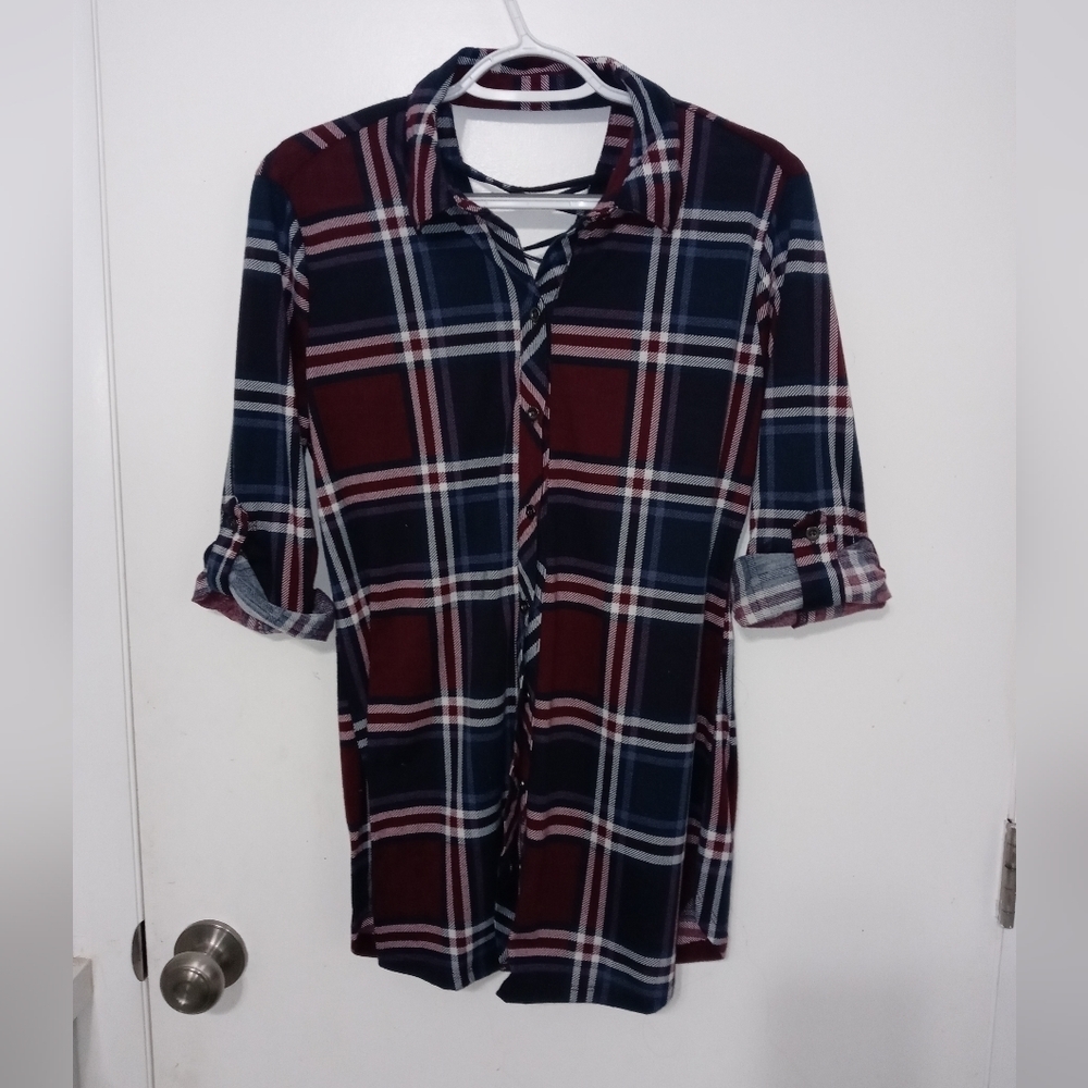 POLLY & ESTHER BUTTON FRONT PLAID OPEN LACE UP BACK BLOUSE M